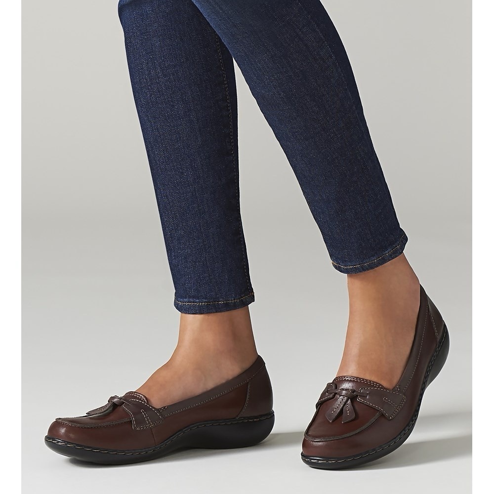 Clarks Women's Ashland Bubble Loafer Burgundy